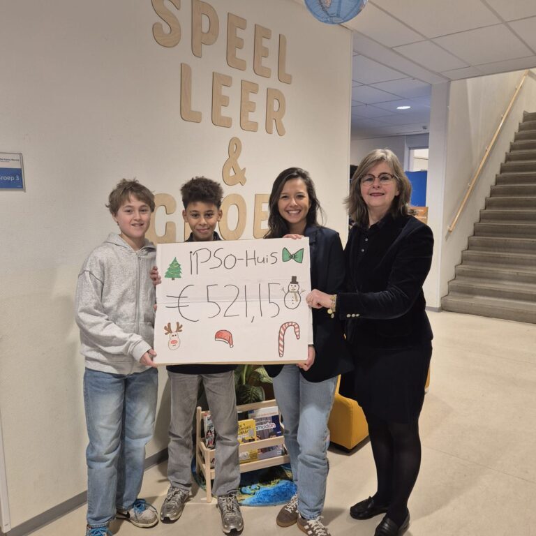 Cheque overhandiging